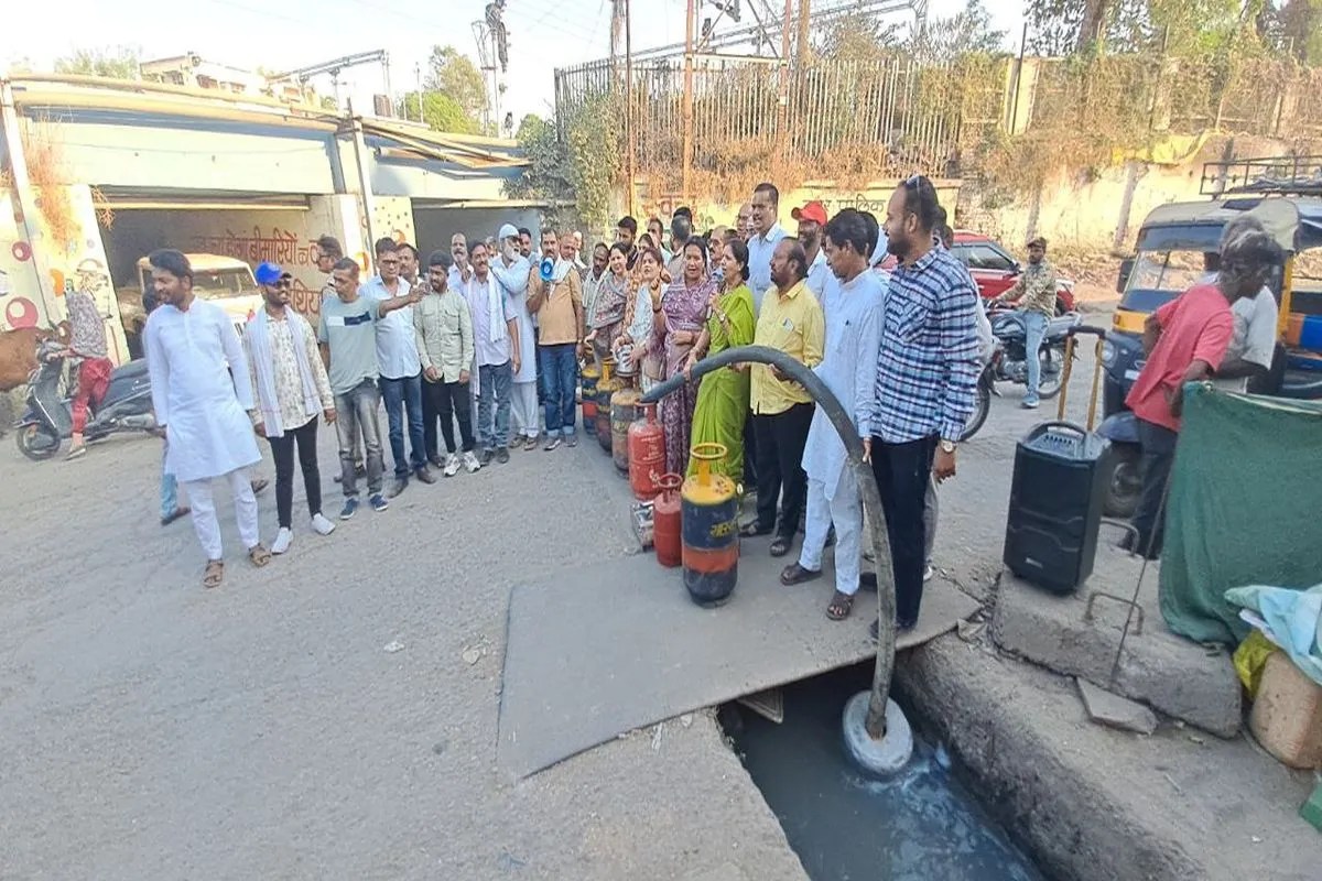 कांग्रेस ने तीन पुलिया नाले में लगाया गटर गैस प्लांट, गैस बनाने की कोशिश नाकाम, कोसा सरकार को
