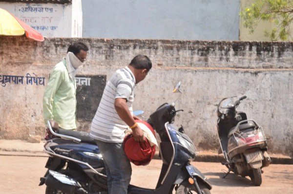 LPG की किल्लत से शहर बेहाल! लोगों ने कहा- गैस नहीं तो कैसे जलेगा चूल्हा, देखें Photo...