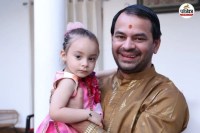 भतीजी कात्यायनी के साथ तेज प्रताप यादव