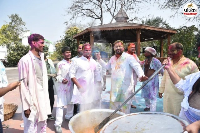 Tejashwi Yadav Holi Photos