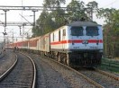 नवरात्र में ट्रेनों की सुरक्षा बढ़ी, झांसी रोड पर आरपीएफ का विशेष बंदोबस्त