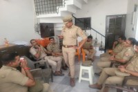 UGC मुद्दे पर सवाल उठाने की अपील के बाद सवर्ण मोर्चा नेता संदीप सिंह हाउस अरेस्ट (फोटो सोर्स : भाषा WhatsApp News Group)