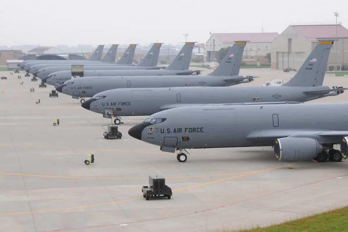US refueling planes