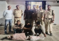 आरपीएफ के अनुसार गिरफ्तार आरोपी पूर्व में भी विभिन्न थानों में दर्ज आपराधिक मामलों में शामिल रहे हैं और कुछ मामलों में वांछित भी है।