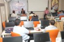 अधिकारियों और कर्मचारियों को प्रशिक्षण
