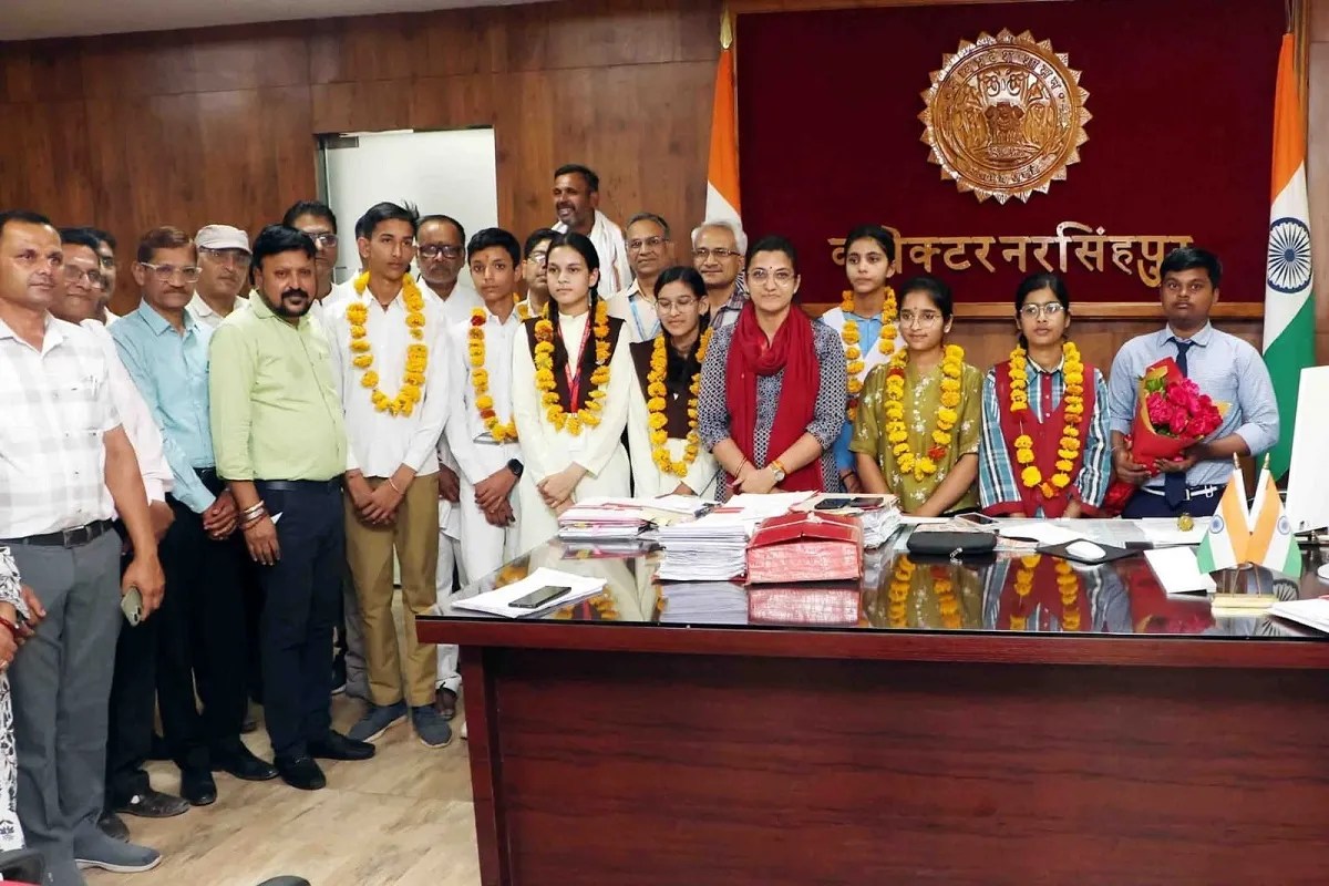 बुधवार को घोषित कक्षा 10वीं एवं कक्षा 12वीं परीक्षा के परिणाम में जिले को प्रदेश में तीसरा स्थान मिला है। जबकि संभाग में जिला प्रथम स्थान पर है। कक्षा 10वीं का परीक्षा परिणाम 91.21 प्रतिशत और कक्षा 12वीं का परिणाम 92.62 प्रतिशत रहा।