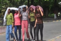 भीषण गर्मी का असर: शुष्क मौसम और पछुआ हवाओं से पारा चढ़ा (फोटो सोर्स : भाषा WhatsApp News Group)