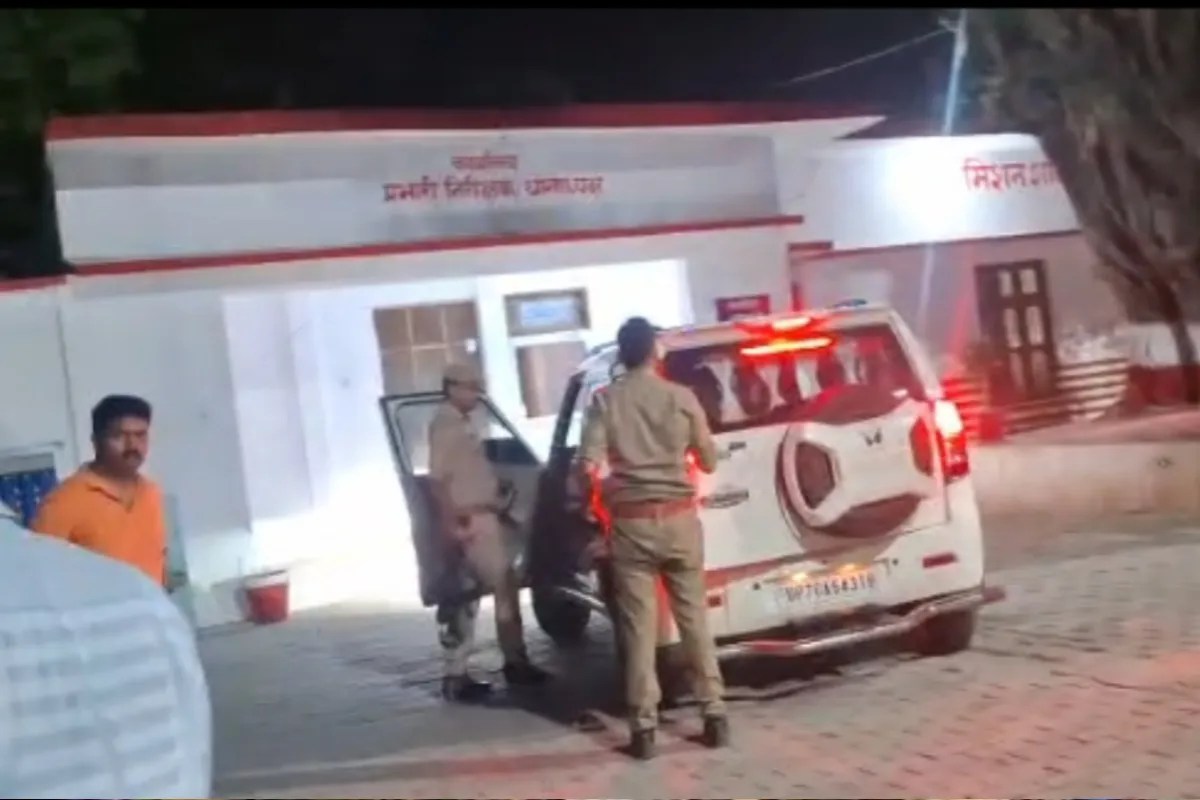 थाना पहुंच पीड़ित परिवार फोटो सोर्स पत्रिका