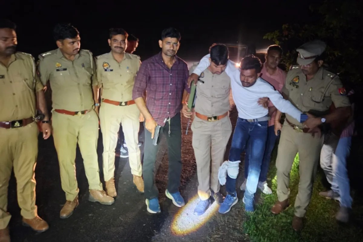 पुलिस मुठभेड़ में गिरफ्तार बदमाश फोटो सोर्स विभाग