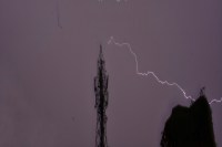 अप्रैल की शुरुआत में मौसम का मिजाज बदला, यूपी में तेज हवाओं और बारिश का अलर्ट (फोटो सोर्स : मौसम विभाग News Group)