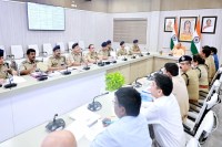 लखनऊ में पुलिस व्यवस्था की बड़ी समीक्षा: भर्ती, तकनीक और कानून-व्यवस्था पर सख्त निर्देश, 81 हजार से अधिक पदों पर होगी भर्ती (फोटो सोर्स : Information Department )