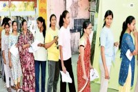 Shoes, Scarves, and Jewelry Removed at SI Recruitment Exam; No Entry Even for a One-Minute Delay