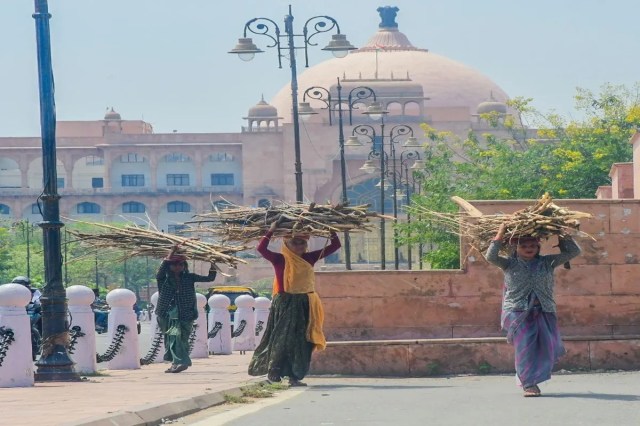 Cylinder shortage in jaipur 