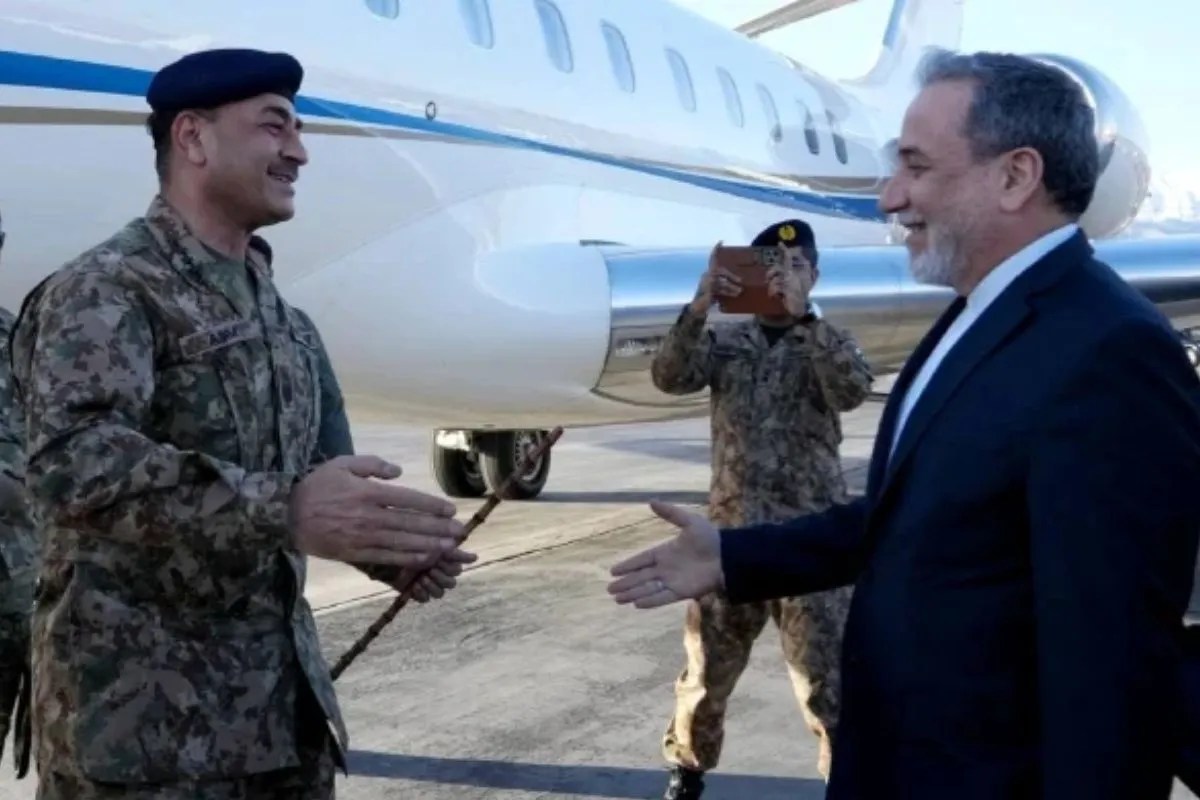 Pakistan Army chief Asim Munir and iran foreign minister Abbas Araghchi