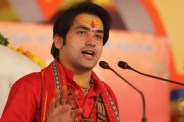 Bageshwar baba dhirendra krishna shastri 5 controversial statement amid Chhatrapati shivaji riteish deshmukh Angry
