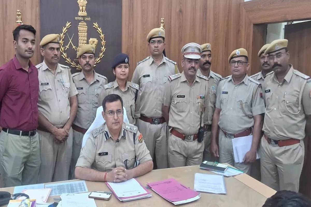 Banswara crime news, Rajasthan extortion case, teacher arrested Rajasthan, ransom demand case, online gaming debt crime, businessman threat case, Rajasthan police action, extortion gang fake identity, cyber investigation Rajasthan, CCTV investigation case, rural crime Rajasthan, fraud extortion attempt, police arrest news Rajasthan, crime news Banswara, Rajasthan local news