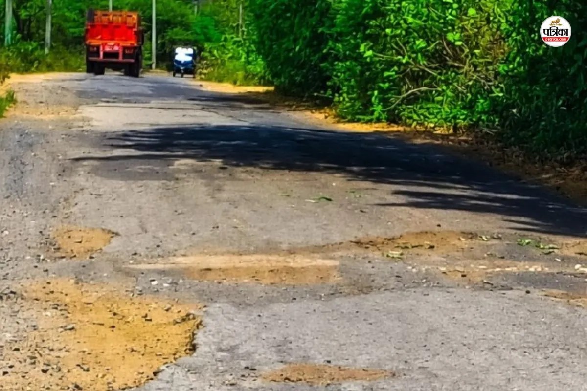 Banswara Garhi-Kushalgarh State Highway 54A dilapidated condition Public anger when will construction begin