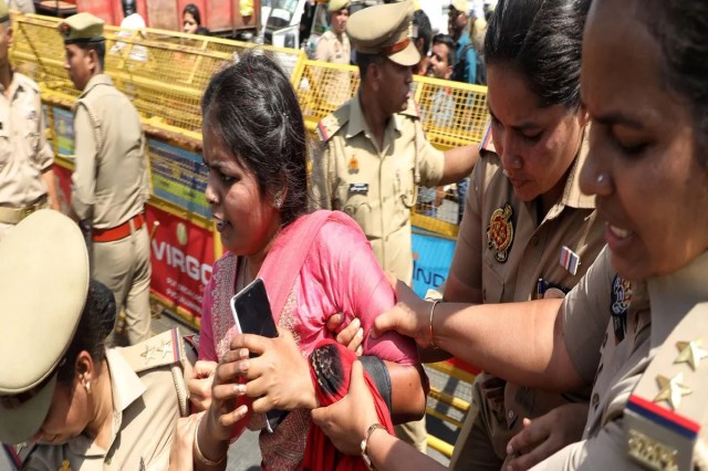 
 CM Helpline 1076 Employees