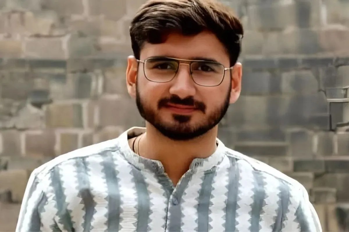 नवनीत शर्मा (तृतीय रैंक) 