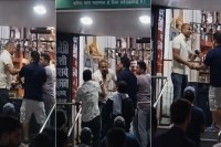 Liquor Shop Employees Assault Soldier Video Viral katni mp news