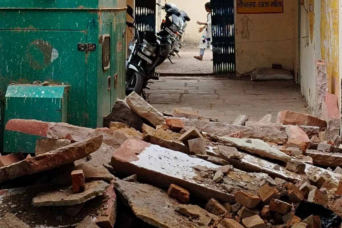 Sarmathura school roof collapse, Rajasthan school building news, government school accident Rajasthan, roof collapse CCTV footage, school safety issue Rajasthan, poor construction quality school, Dholpur district news Rajasthan, school infrastructure failure, Rajasthan education department news, building repair failure case, public school safety India, night incident school collapse, municipal construction negligence, school accident averted, Rajasthan breaking local news