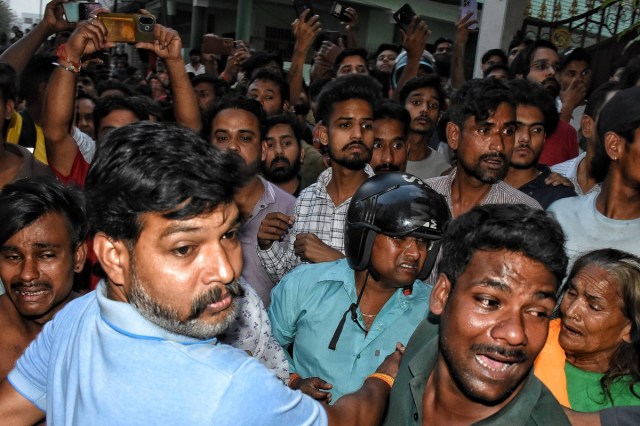 

 हाईकोर्ट सख्त, प्रशासन से जवाब तलब, पीड़ितों के पुनर्वास पर जोर    (फोटो सोर्स : भाषा WhatsApp News Group) 
