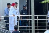 Asaram Bapu Arrives in Indore super specialty hospital for Medical Checkup Covertly mp news