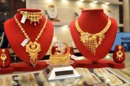 सर्राफा बाजार में सोना-चांदी के भाव जारी, ग्राहकों के लिए नई दरें घोषित (फोटो सोर्स : भाषा WhatsApp News Group)