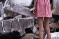 minor girl exploited jumped into yamuna in front of her father agra crime news