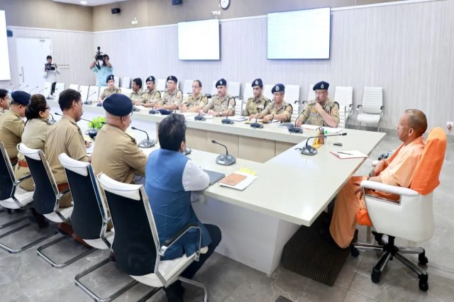 सीएम योगी का बड़ा फैसला, यूपी पुलिस में 81 हजार भर्तियां और कानून व्यवस्था पर सख्ती