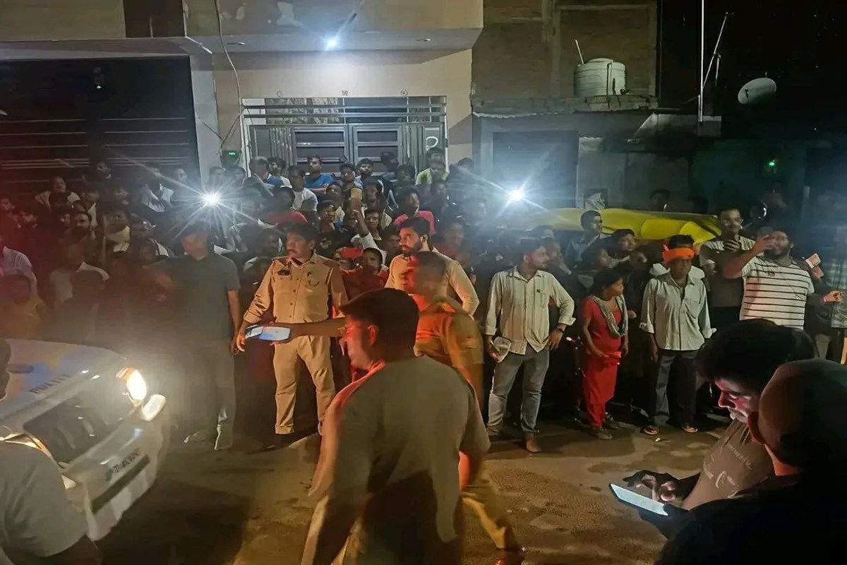 लखनऊ: आशियाना क्षेत्र में नाबालिग से जुड़ी गंभीर आपराधिक घटना, पांच आरोपी गिरफ्तार; जांच जारी (Source: Police Media Cell)