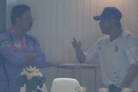 Shah Rukh Khan intense chat with CEO Venky Mysore