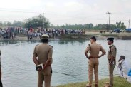 दर्दनाक हादसा: शारदा नहर में डूबा रिक्रूट आरक्षी, इलाके में शोक का माहौल (फोटो सोर्स : भाषा WhatsApp News Group)