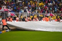 क्रिकेट मैदान