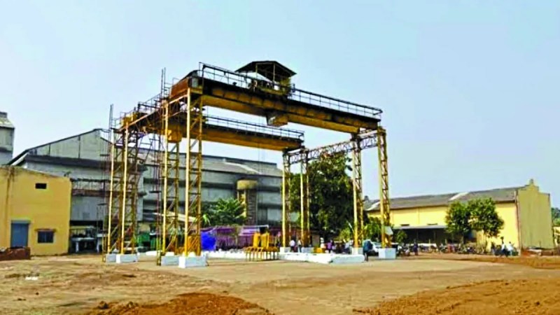 दंतेश्वरी मईया सहकारी शक्कर कारखाना में गन्ना उत्पादक किसानों के भुगतान में देरी हो रही है। लगभग 600 किसानों को बेचे गए गन्ने के बदले लगभग 6 करोड़ रुपए का भुगतान किया जाना बाकी है।
