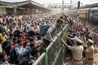 Surat Udhna Railway Station Crowd