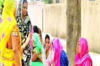 suspicious death of man in prayagraj body found hanging from noose in house