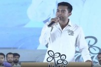 police at Abhishek Banerjee house