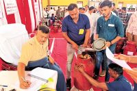 अफीम तौल प्रक्रिया, पत्रिका फोटो