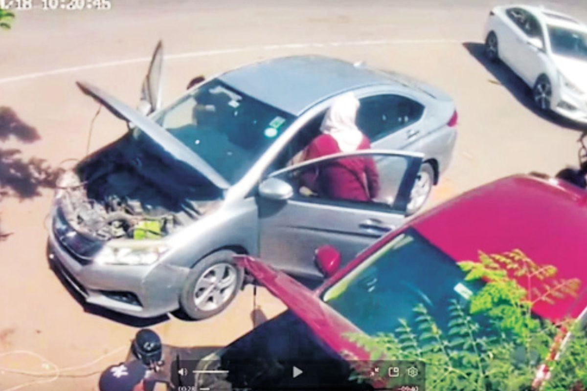 Jaipur Goons Storm Garage Brutally Beat Mechanic with Sticks CCTV Footage Shocks