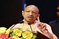 बेमौसम बारिश पर सीएम योगी सख्त: किसानों के बीच रहें अधिकारी, नुकसान का तुरंत आकलन कर, दिलाएं मुआवजा (फोटो सोर्स : भाषा WhatsApp News Group)