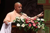 बाराबनी में योगी का बड़ा बयान: भाजपा सरकार बनी तो गुंडों-माफियाओं पर होगी सख्त कार्रवाई   (फोटो सोर्स : भाषा WhatsApp News Group)