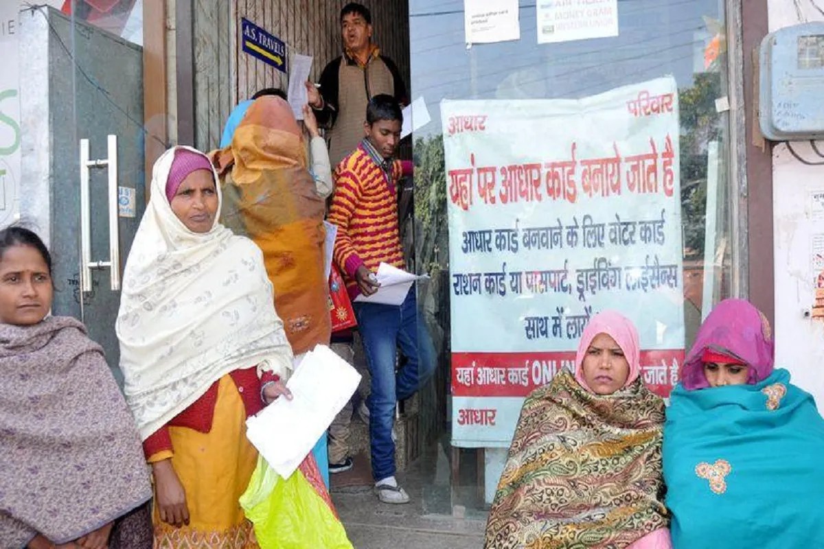 Mahtari Vandan Yojana: ई-केवाईसी में बढ़ी बुजुर्गों की परेशानी, फिंगरप्रिंट मशीन दे रही धोखा