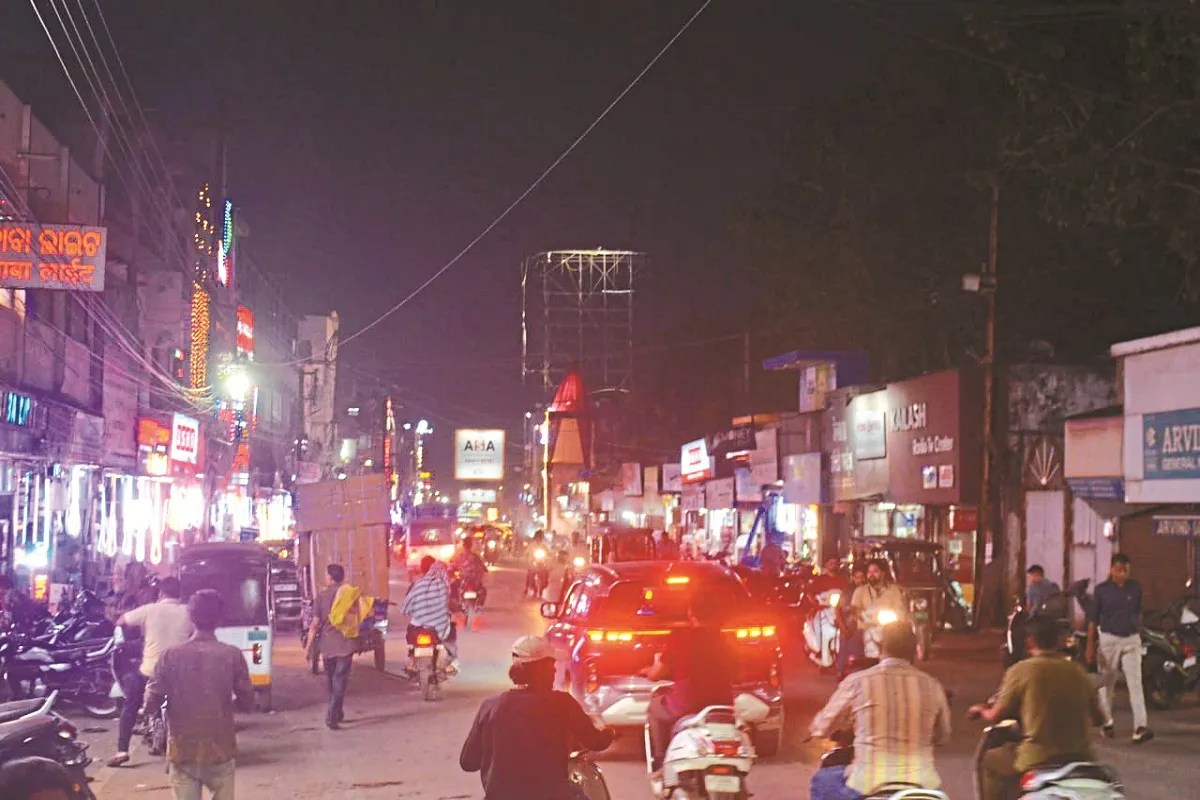 Raipur Traffic: रायपुर वासियों को एमजी रोड-शारदा चौक के ट्रैैफिक से मिलेगी निजात, शहर से दूर बनेगा इलेक्ट्रॉनिक मार्केट