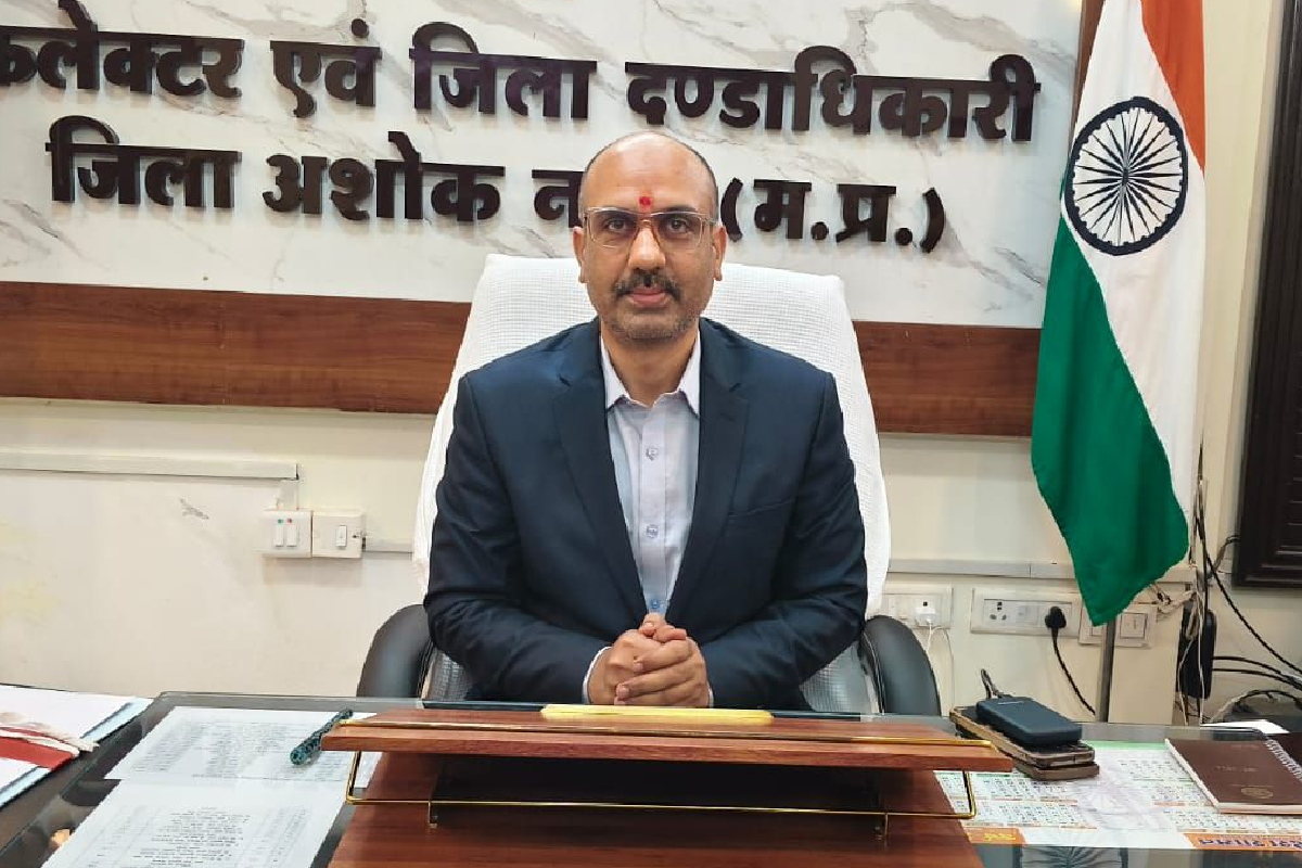 Ashoknagar Collector Saket Malviya became furious