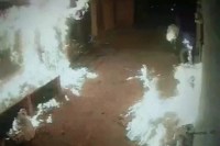 History-Sheeter House Torched with Petrol ujjain gangwar Shots Fired MP news