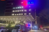 रायपुर के ILS अस्पताल में अचानक गिरी छत! चौथी मंजिल हादसे से मचा हड़कंप, कई मरीज घायल...(photo-patrika)