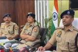 पूरे घटनाक्रम की जानकारी देते SP अन्य अधिकारी गण सोर्स विभाग