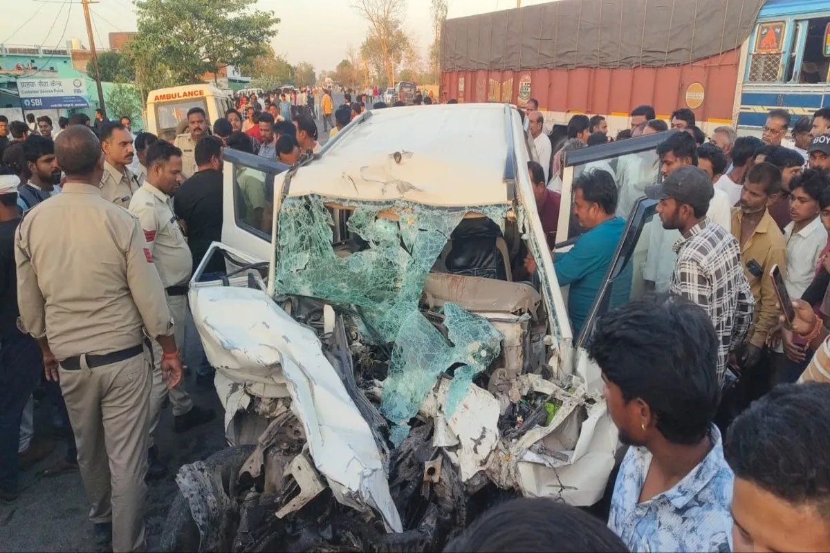 दमोह सागर स्टेट हाइवे पर बांसा में भीषण सड़क दुर्घटना, चार की मौत