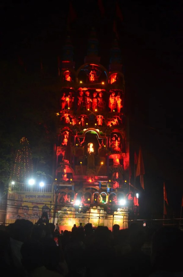 हनुमान जन्मोत्सव पर मिली सौगात! मच्छी तालाब मंदिर में बना नया शेड, श्रद्धालुओं को बड़ी राहत, Photo